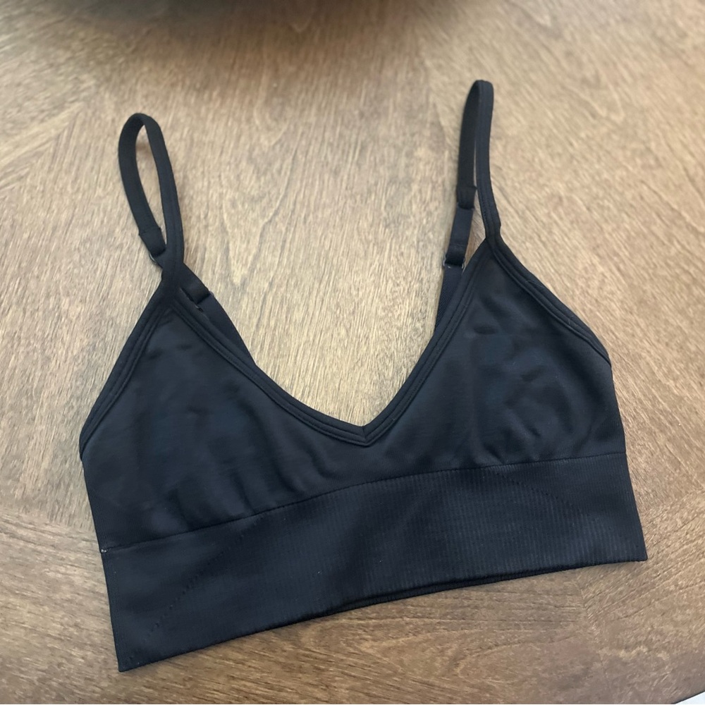 Lululemon Size 4 Ebb to Street Bra